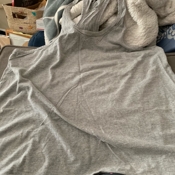 Razor back shirt - Picture 3 of 3